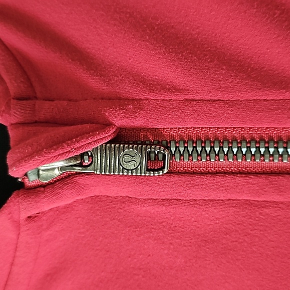 350. Lululemon The Ease Jacket - Picture 5 of 12